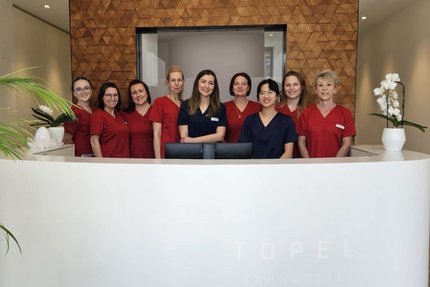 Das Team der Zahnarztpraxis Thorsten Töpel am Empfang