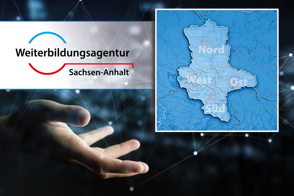 Die Bildkomposition zeigt eine Hand vor einem Stenenhimmel soiwe die Karte von Sachsen-Anhalt und das Logo der WeiterbildungsagenturSachsen-Anhalt.