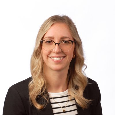 Lisa Stoye Portrait einer jungen Frau, unserer Regionalberaterin im WelcomeCenter, Lisa Stoye.